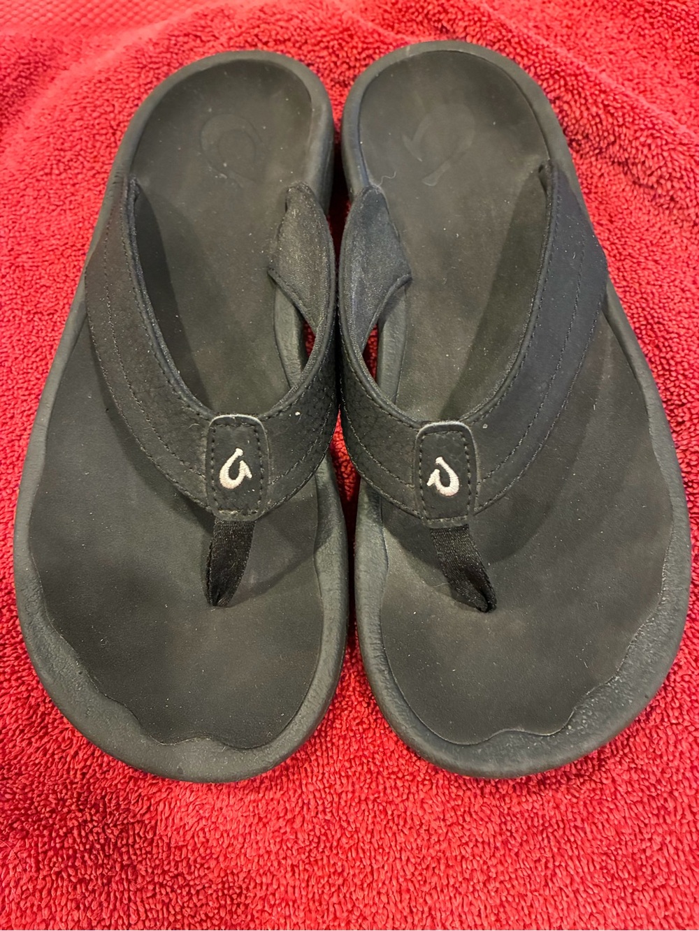 OluKai Black Women’s Thong Sandals